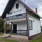 Сasa de vacaciones Vikendica Brvnicka Oaza Mir I Priroda Kraj Samca