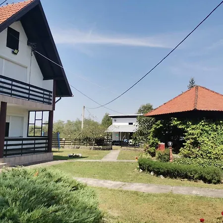 Vikendica Brvnicka Oaza Mir I Priroda Kraj Samca Batkusa